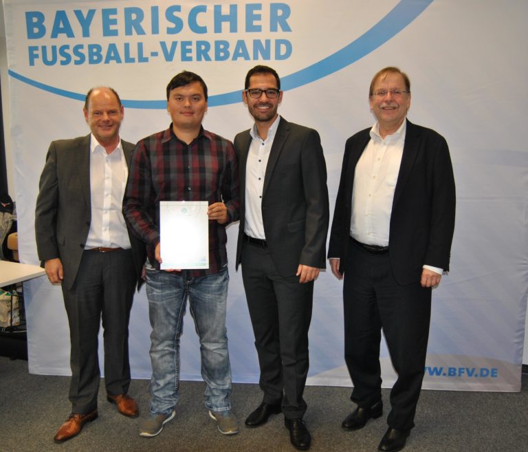 Florian Aldinger wird für sein überragendes Ehrenamt gewürdigt