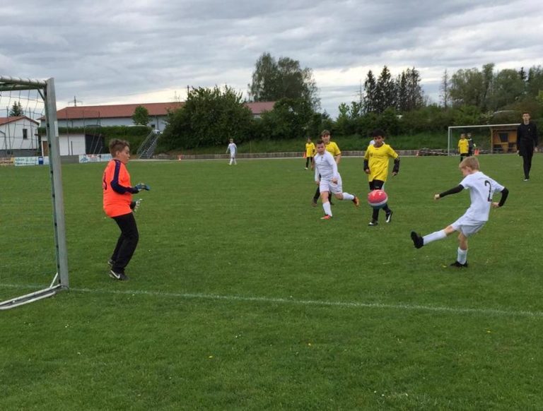 E1-Junioren: SpVgg zieht in die nächste Merkur-Cup-Runde ein