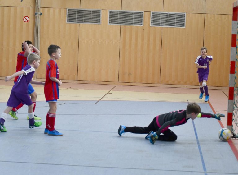 Sparkassen-Cup: F1-Junioren verfehlen trotz Auftaktsieg das Halbfinale