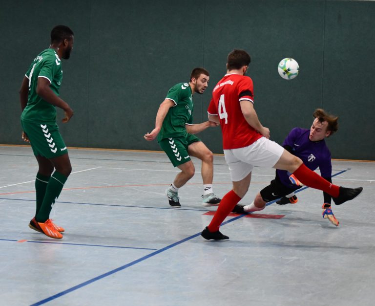 Herren 1: Beim Schwaiger Hallenturnier bliebt die SpVgg ohne Sieg