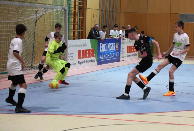 Amadeus-Hallentage: Deggendorf reißt die JFG Sempt Erding aus allen Träumen – SpVgg schließt auf Rang 4 ab