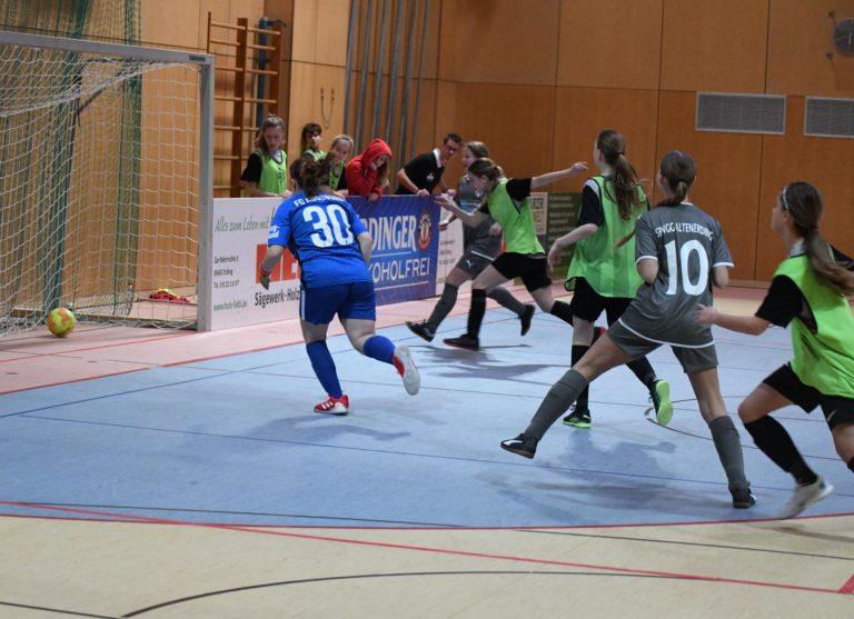 Amadeus-Hallentage: FC Moosinning entscheidet das Finale gegen Eichenfeld für sich – SpVgg schließt auf Rang 7 ab