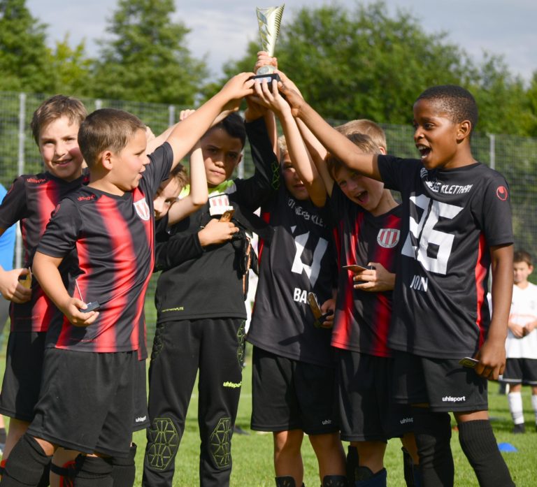GEWO-Cup: Glänzender Eröffnungstag beim Sommerturnier