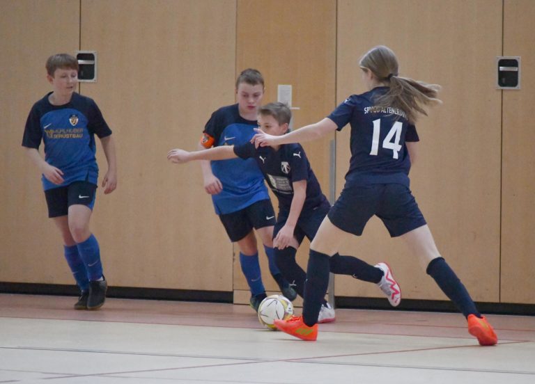 Amadeus-Juniorenfußballhallentage: Pliening macht das Rennen – D3-Junioren müssen sich mit Rang 9 begnügen