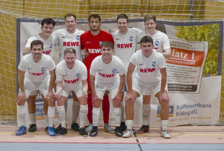 Raiffeisenbank-Erding-Hallencup: FC Eitting setzt sich im Finale gegen Türk Gücü durch