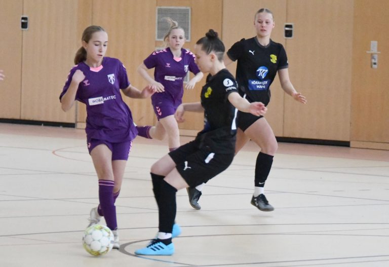 Amadeus-Juniorenfußballhallentage: FFC Wacker sichert sich den letzten Titel – SVA-Mädchen belegen Platz 3