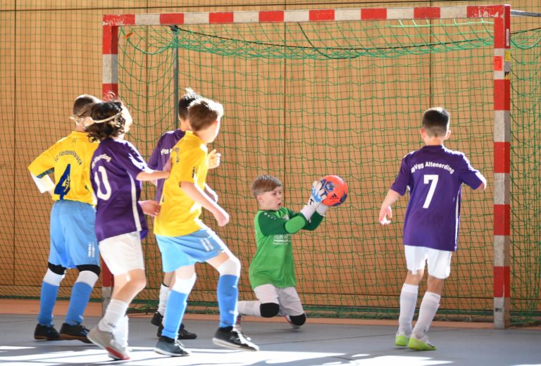 Hallenbezirksfinale: Veilchen bleiben im Viertelfinale auf der Strecke