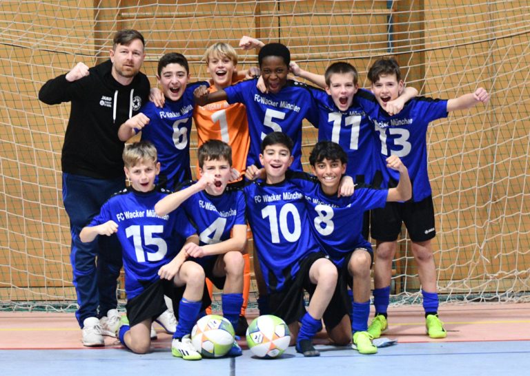 Amadeus-Juniorenfußballhallentage: FC Wacker München holt sich beim Turnier „Jhg. 2012 – stark“ den letzten Knabentitel bei diesjährigen Hallentagen