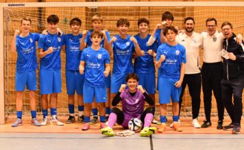 Amadeus-Juniorenfußballhallentage: Mit einem Tor in letzte Sekunde holt sich die DJK Ingolstadt den Finalsieg